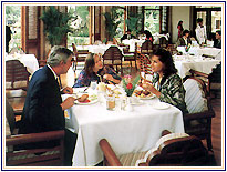Hotel Windsor Sheraton Dining, Bangalore Hotels