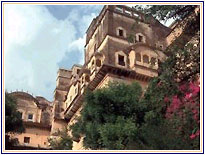 Neemrana Fort, Neemrana Hotels